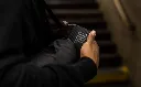 JBL_GO_ESSENTIAL_BLACK_Lifestyle_03_904x560px.webp